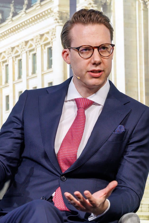 Dr. Justus Wolff