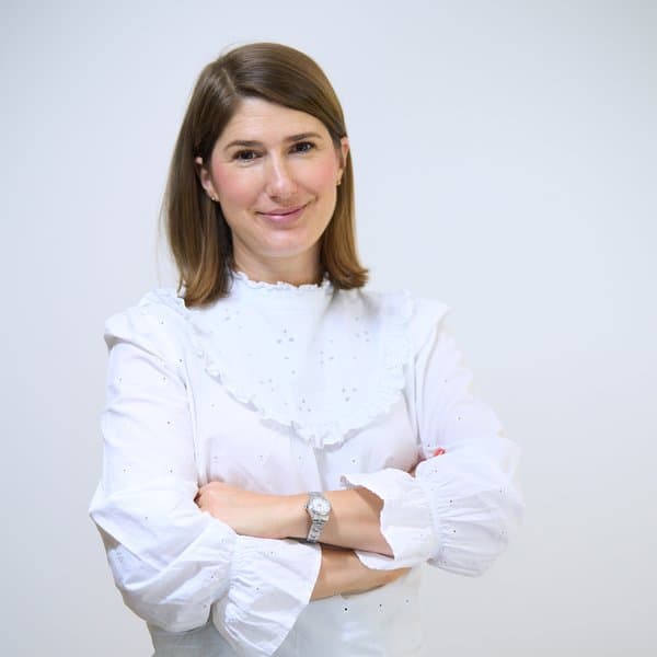 Angela Dienst